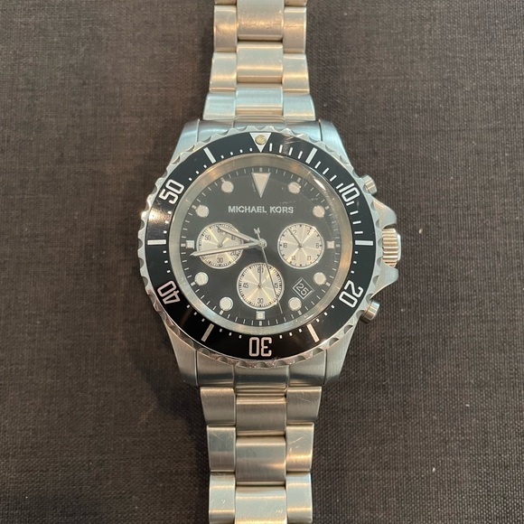 Michael Kors Men’s Chronograph Silver-Tone Stainless Steel Bracelet Watch - Picture 3 of 7